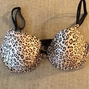 Victoria’s Secret Bra. 34DD